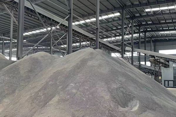 新鋪瀝青混合料面層異?，F(xiàn)象與防治措施